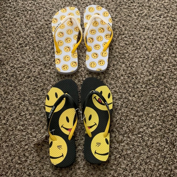 Joe Boxer Shoes Two Pair Of Smily Face Joe Boxer Flip Flops Womens